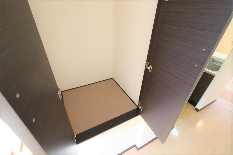 LEONEXT First Storage