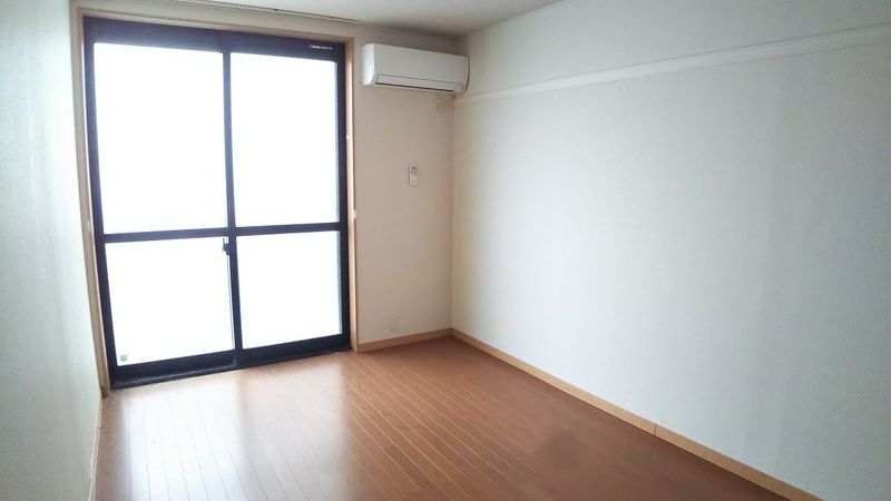レオパレスボンエルフ豊橋 居間
