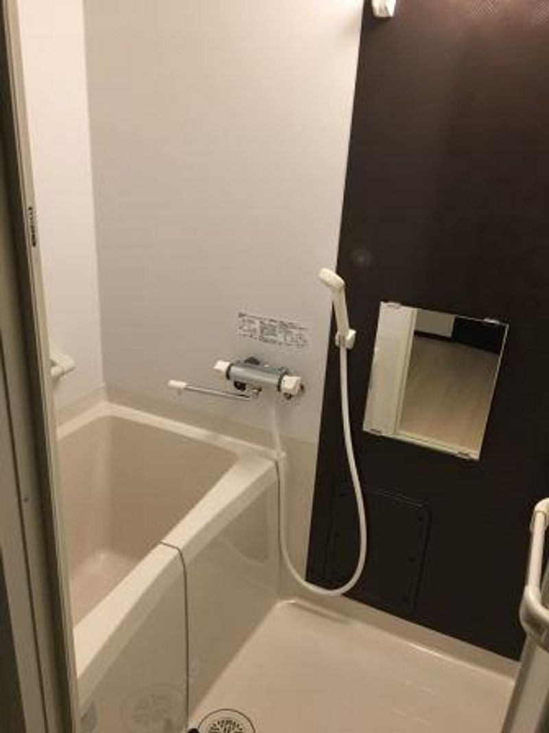 CLEINO Regina Bathroom