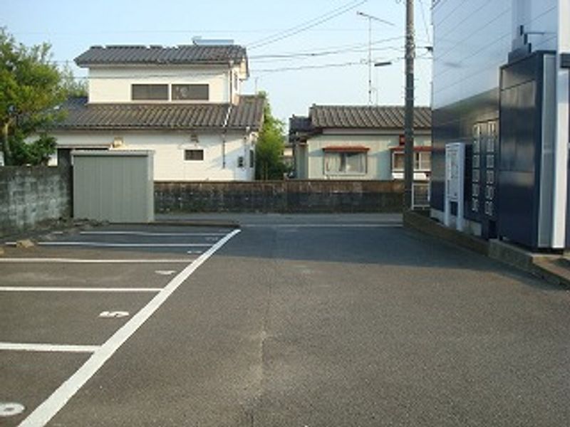レオパレスカヤーテ 駐車場