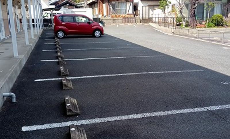 レオパレスならわ 駐車場