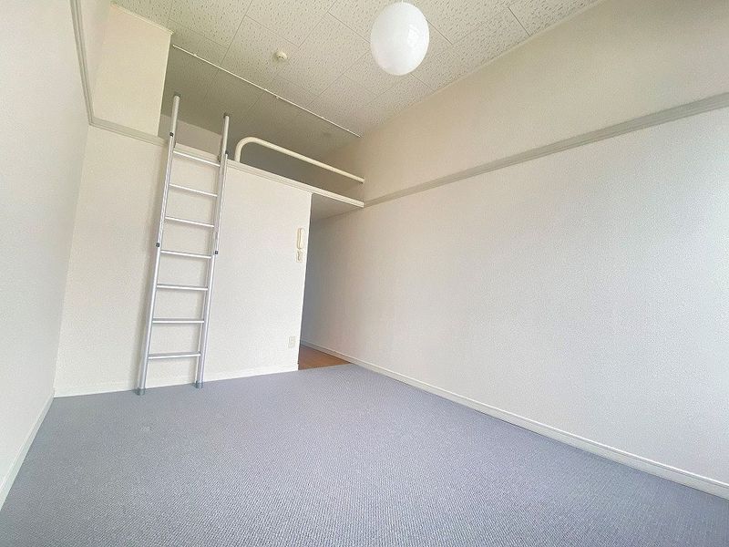 レオパレスメイプル 居間