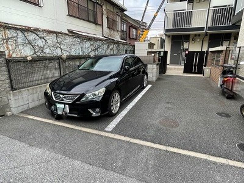 レオパレスファンソ 駐車場