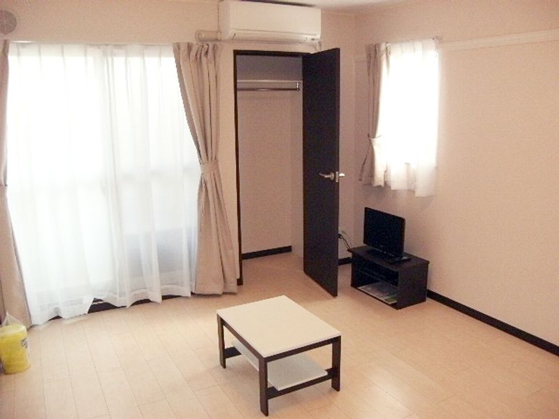 LEONEXT Lease Lance Living room