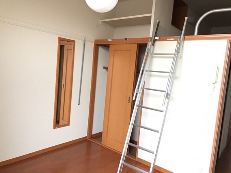 レオパレスフォレスト 収納
