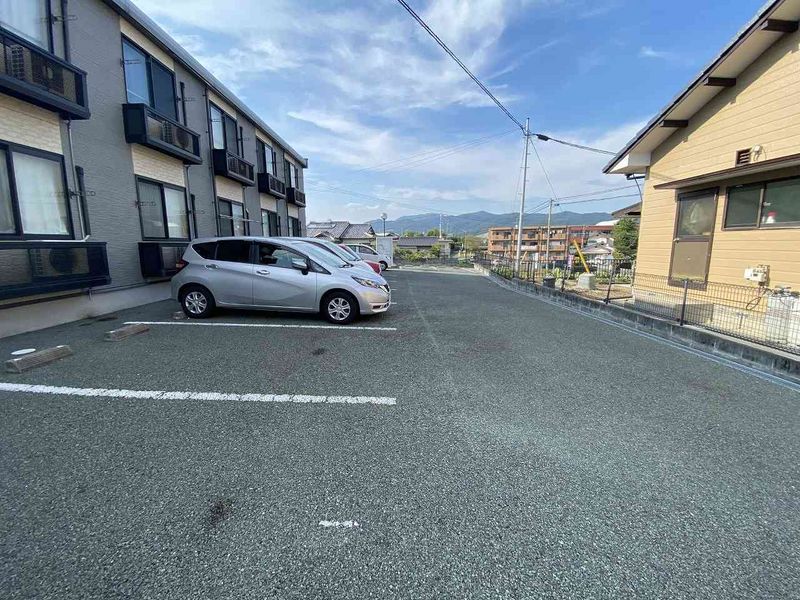 レオパレス南大門Ⅱ 駐車場
