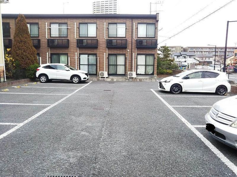 レオパレスイクシードⅡ 駐車場