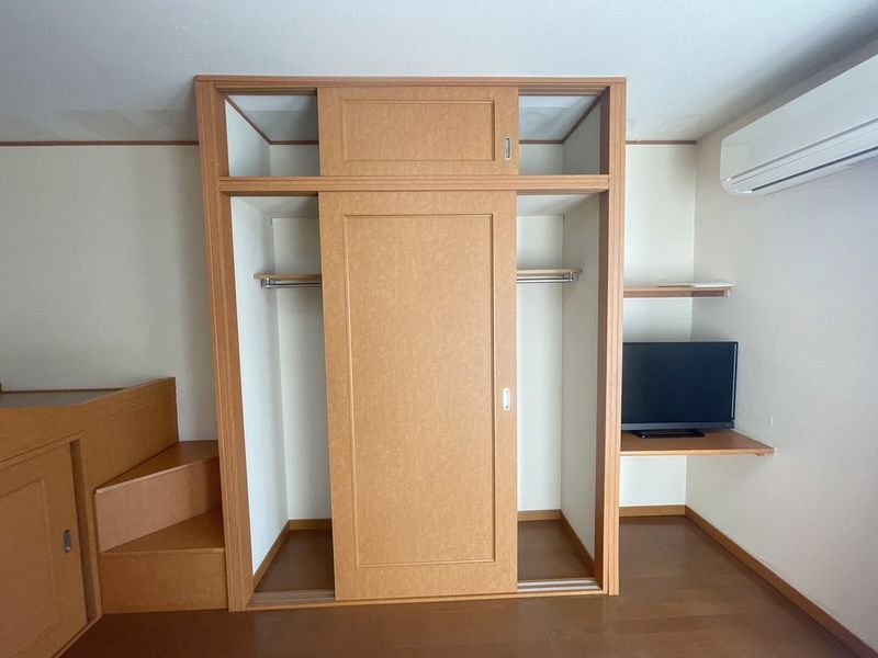 レオパレスフローラル 収納