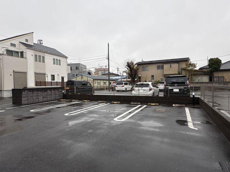 ミランダクレールコート新里 駐車場