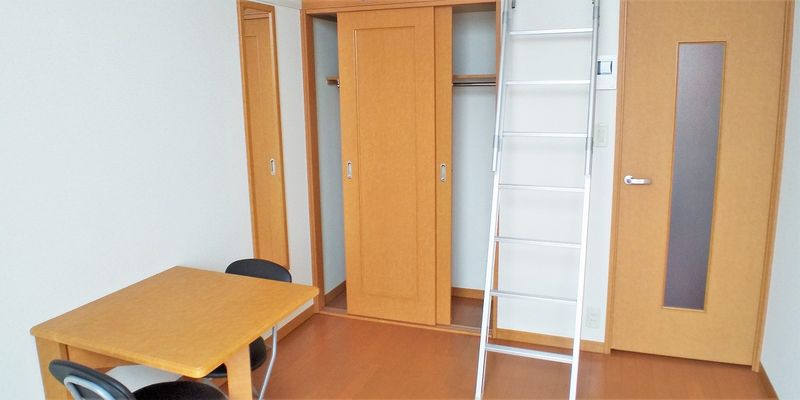 レオパレスフォレ 収納