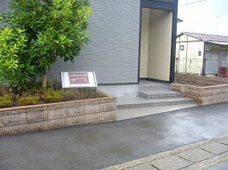 レオパレスダイナエース エントランス