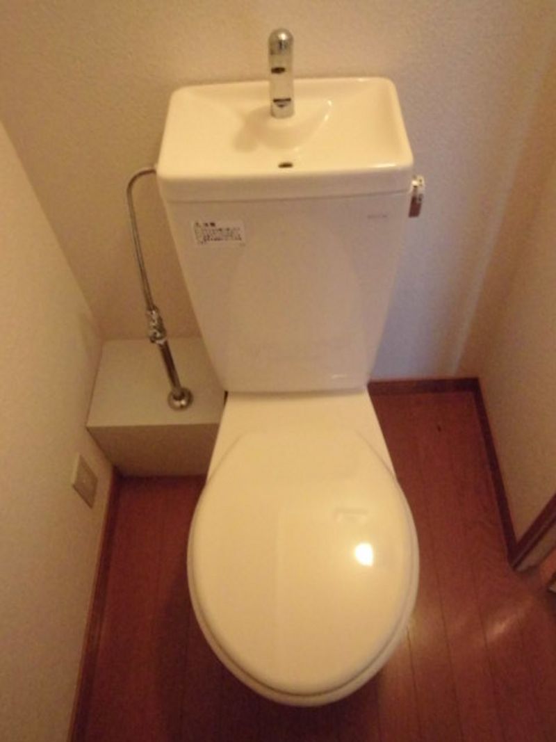 レオパレス鶴ハイツ トイレ