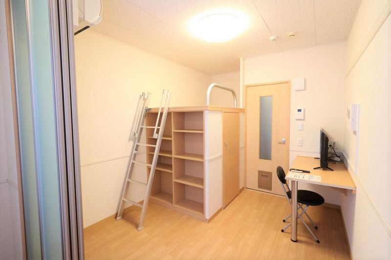 レオパレス京都鞍馬口 居間