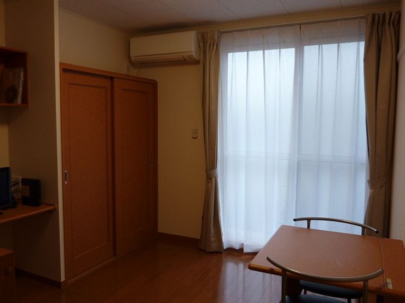 レオパレスアウル 居間