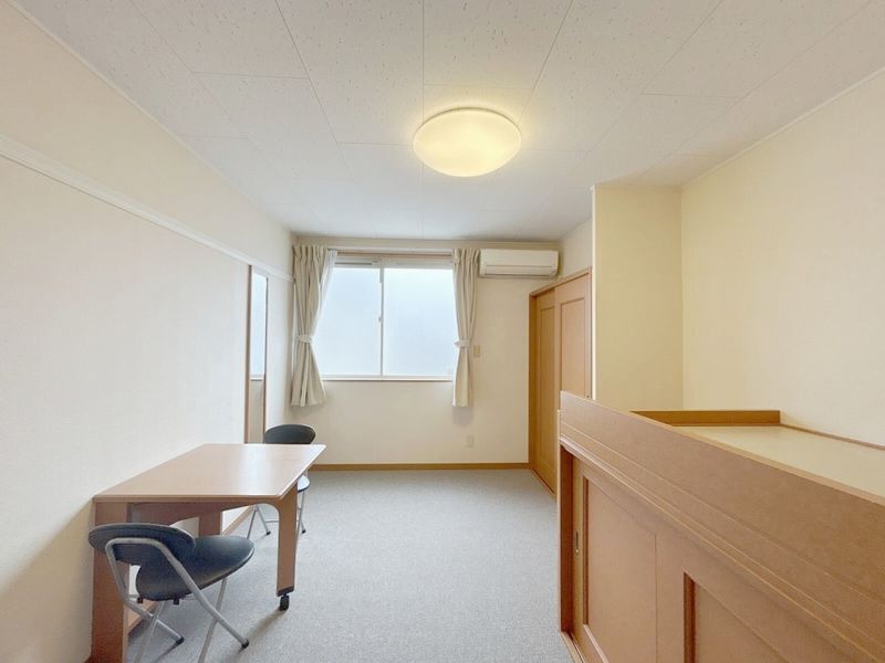 レオパレス寿 居間