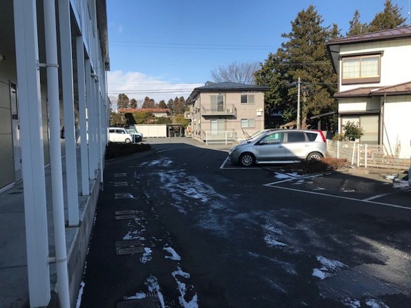 レオパレスミラノ 駐車場