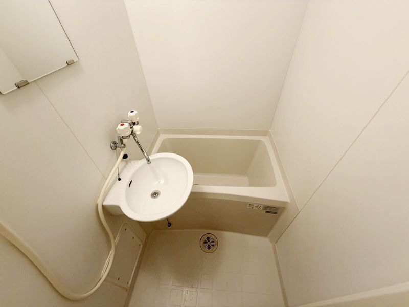 leopalace T&S III Bathroom