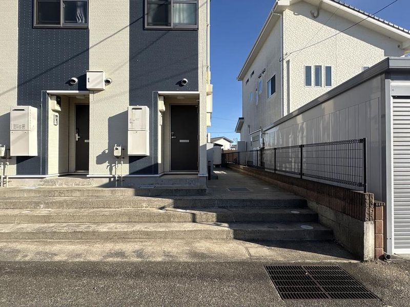 レオネクストラパン美園Ｂ エントランス