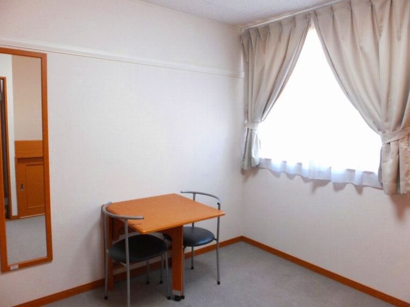 レオパレスオズメゾン 居間