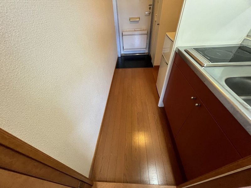レオパレスレウニール 玄関
