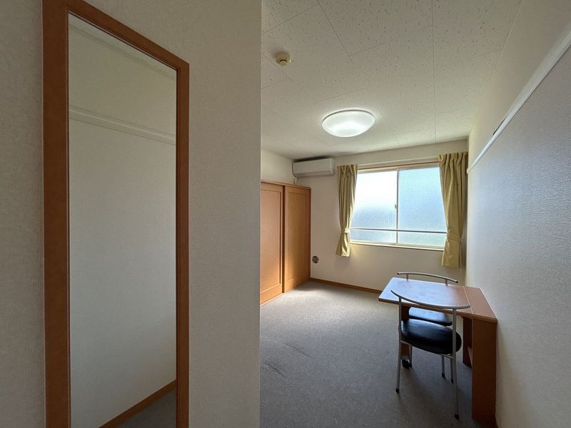 レオパレス海誠 居間