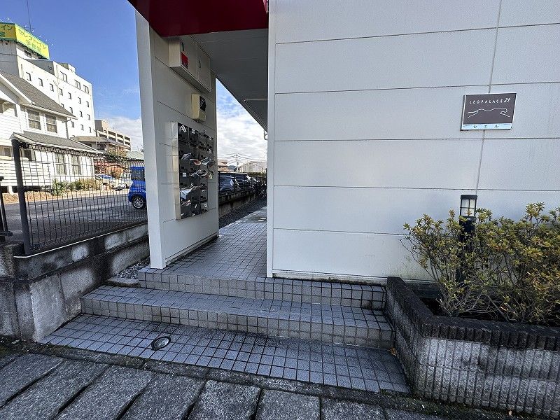 レオパレスシエル エントランス