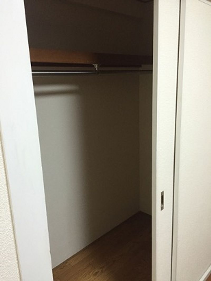 レオパレス康徳ハイツ 収納