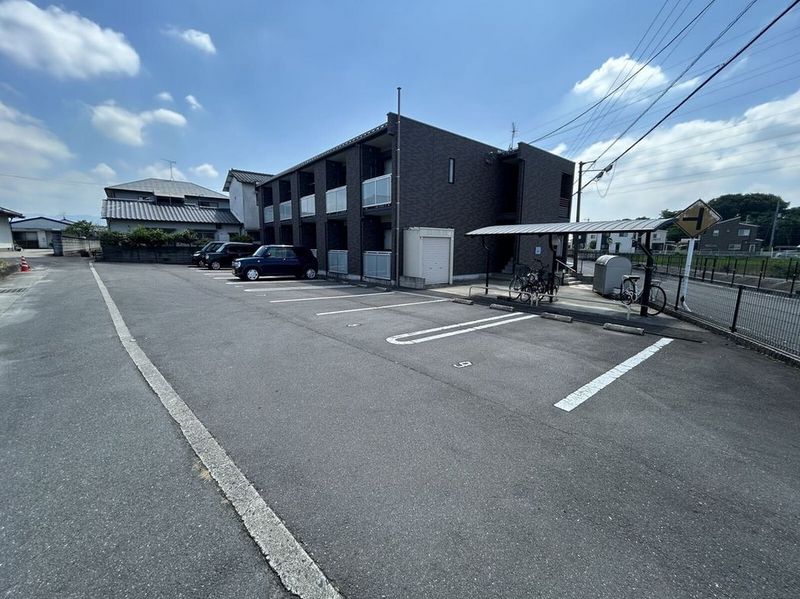 レオネクストＡ＆Ｍ 駐車場