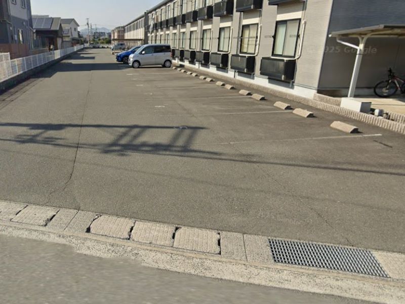 レオパレスＫＴ 駐車場