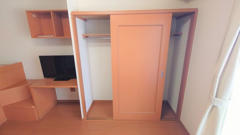 レオパレス駒ヶ根 収納