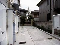 レオパレスゼフィール 玄関