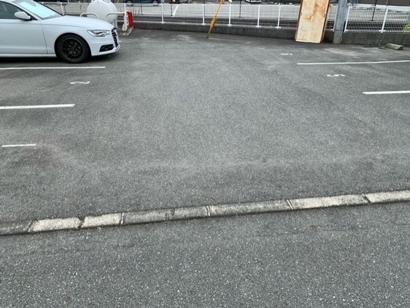 レオパレス湯田温泉Ⅱ 駐車場