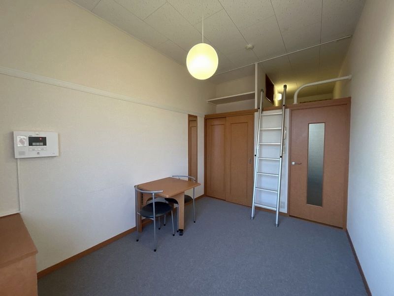 レオパレスアイリス 居間