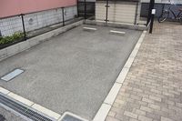 レオパレス川西 駐車場