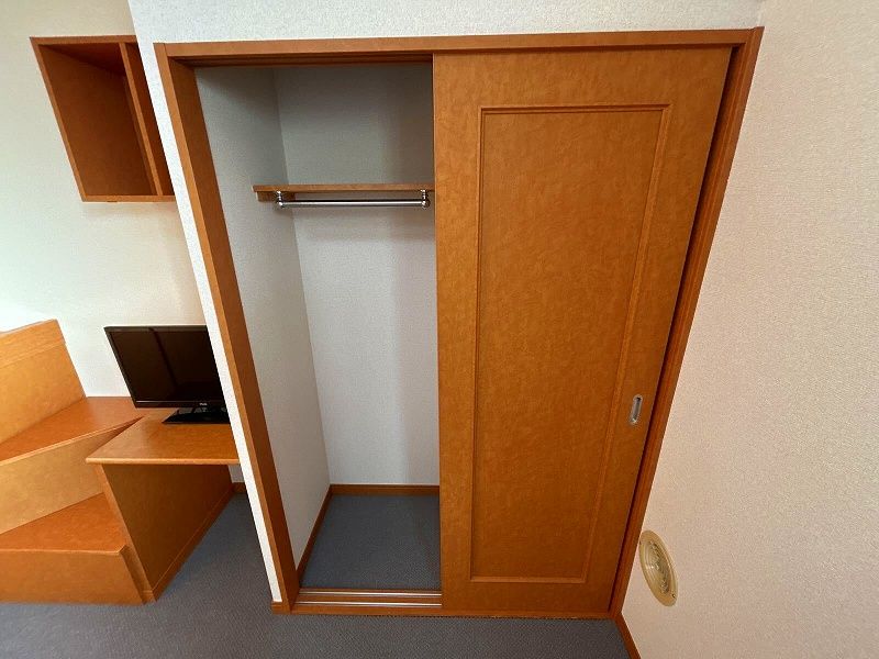 レオパレスリベル丸山 収納