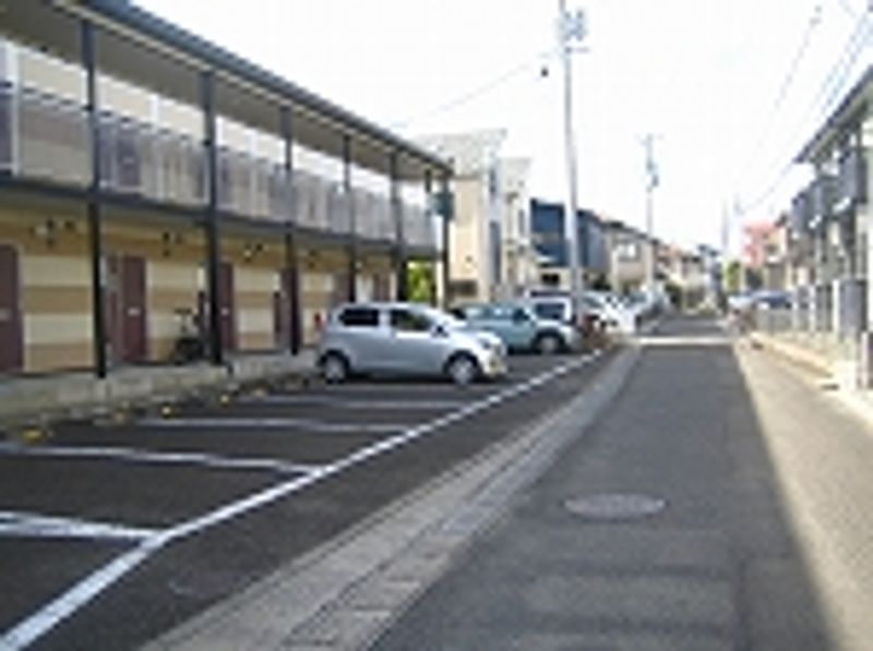 レオパレスボヌールメゾン 駐車場