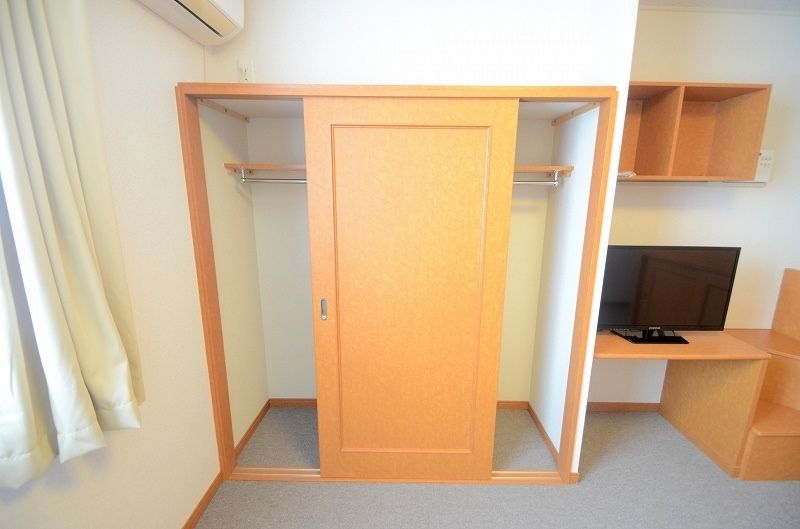 レオパレスソレーユ　タナカ 収納