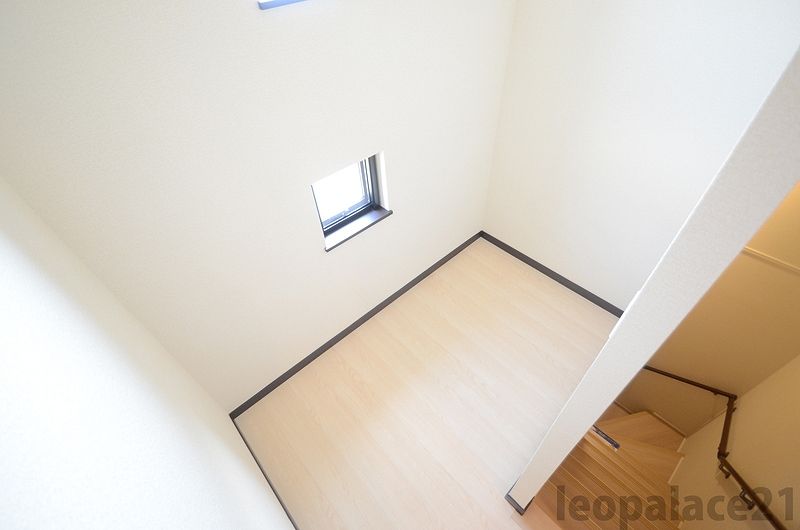 LEONEXT Moon House Khác