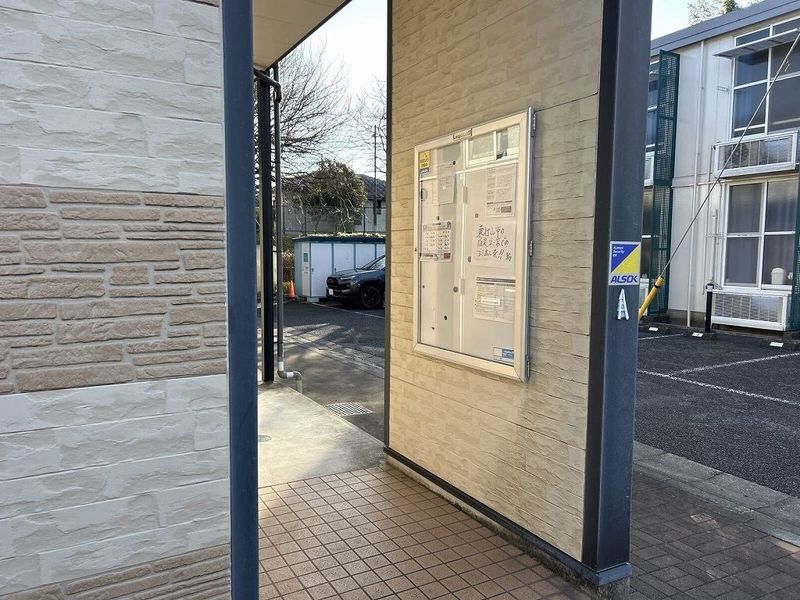 レオパレスホープ エントランス