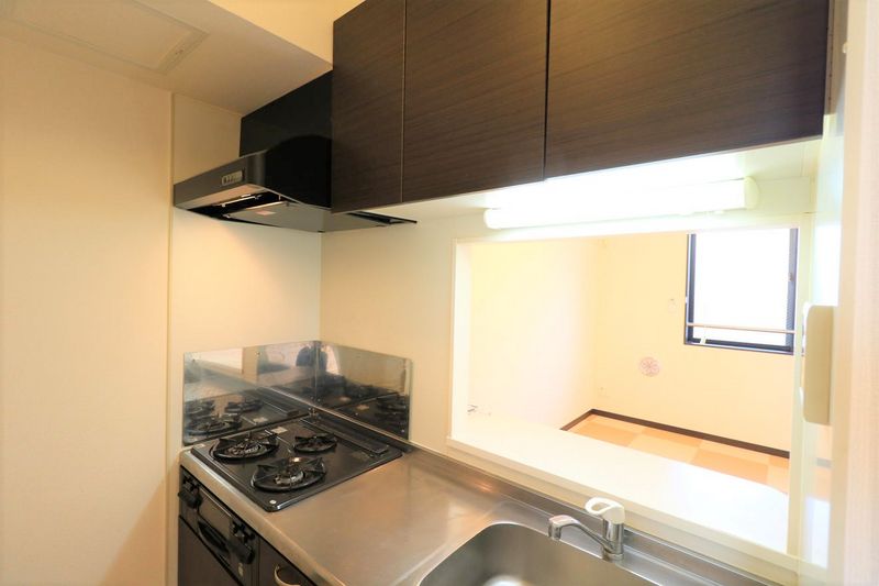 LEONEXT First Kitchen