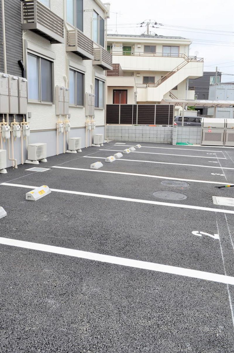 クレイノトウィンクルＤ 駐車場
