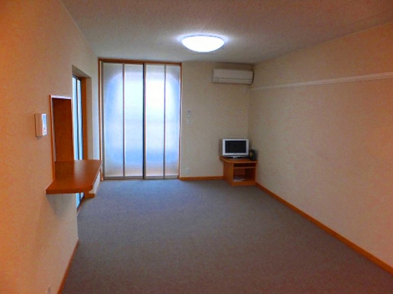 レオパレス城ノ内Ⅱ 居間