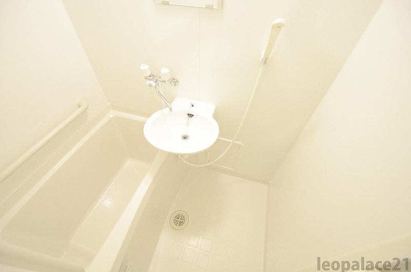 LEONEXT Ishihara A Washroom