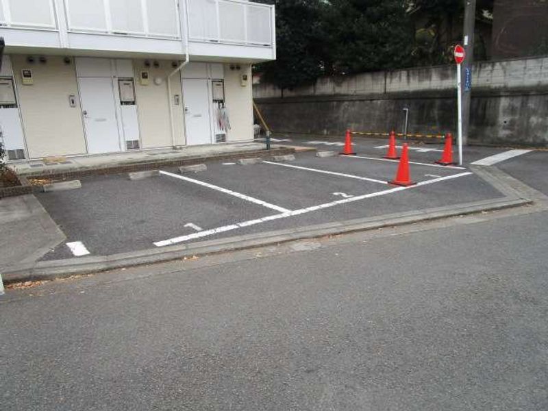 レオパレスラ　ローズコリン 駐車場