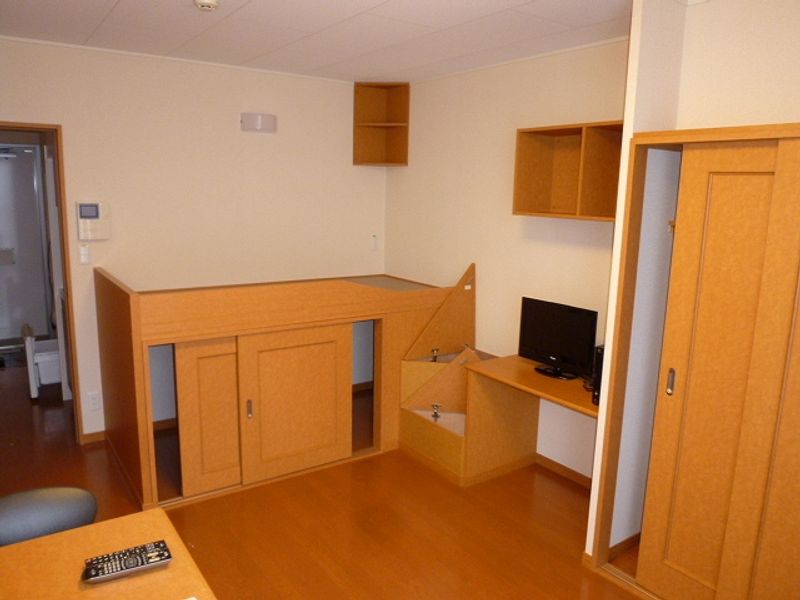 レオパレス波岡弐 収納