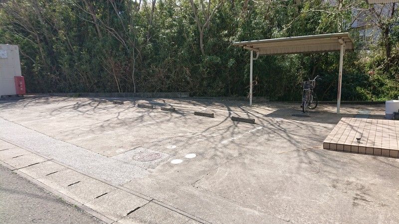 レオパレス花車 駐車場