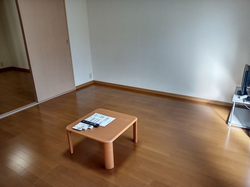 レオパレスはませんＡ 居間