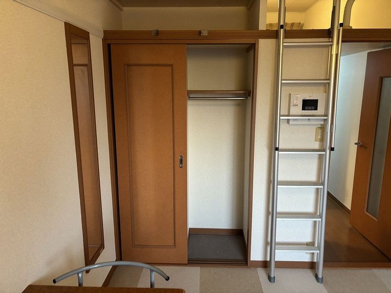 leopalace West Gold Storage