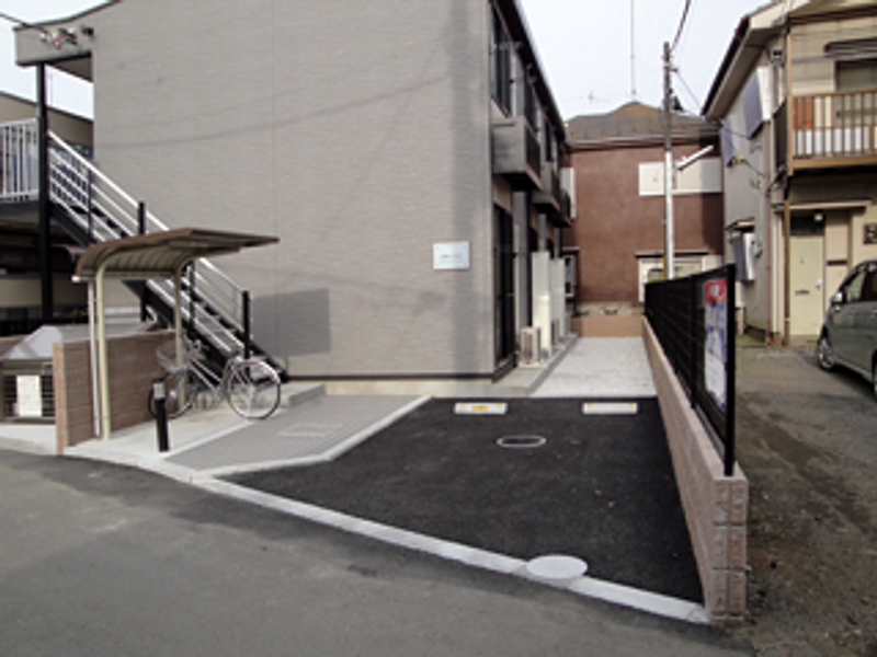レオパレス上新井レジデンス 駐車場