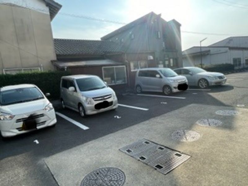 レオパレス結 駐車場